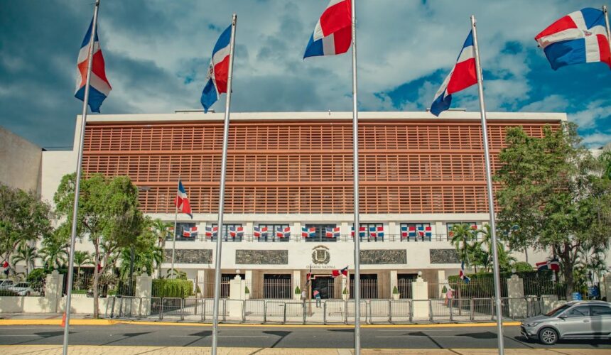 El Senado de la República aclara situación laboral de Ernesto W. Jiménez