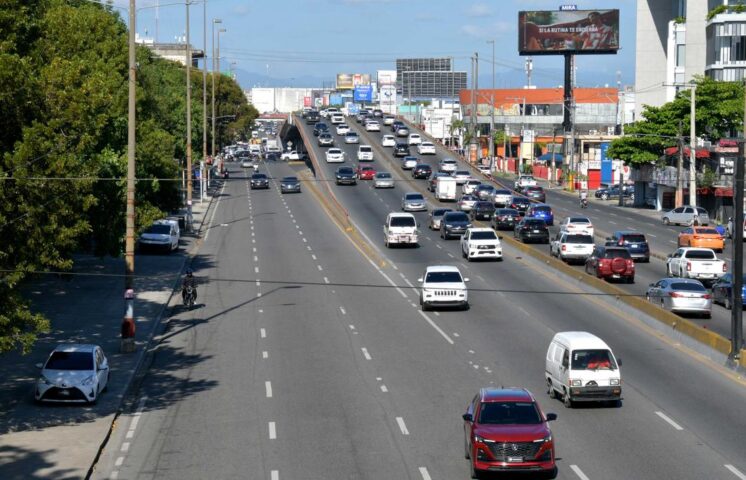 MOPC cerrará 45 pasos y puentes en Santo Domingo por mantenimiento