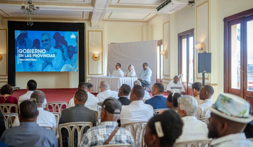 El Ministerio de Educación llevó a cabo la jornada “El Gobierno en las Provincias” en San Cristóbal