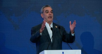 Abinader exhorta a la oposición de dejar de ser 