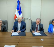 MINERD y MESCyT firman resolución que elimina trámites físicos y valida certificados digitales