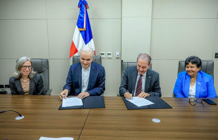 MINERD y MESCyT firman resolución que elimina trámites físicos y valida certificados digitales