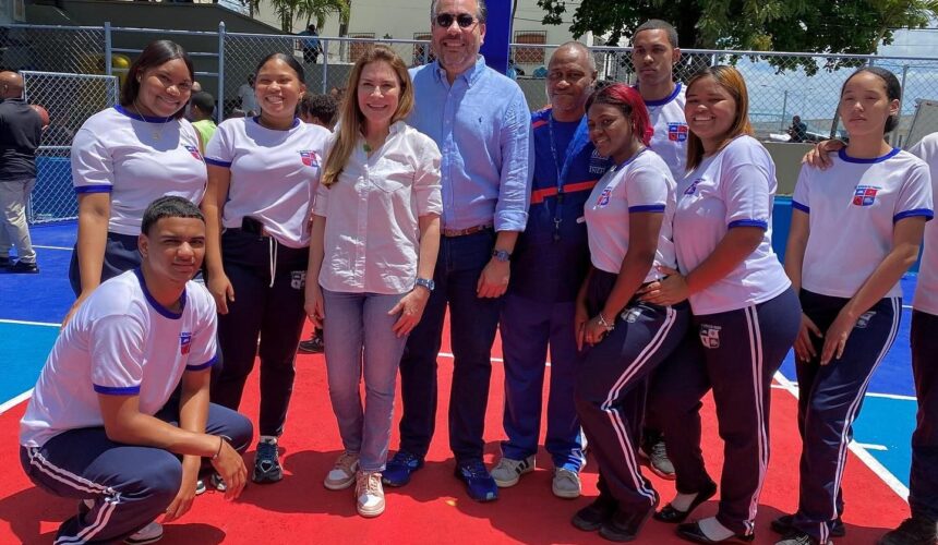 INEFI y la Alcaldía del Distrito Nacional inauguran remodelación de la cancha de Montesinos