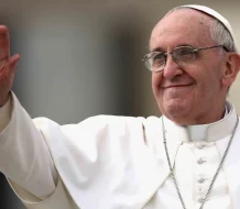 Expresidente Fernández lamenta muerte del papa y resalta legado de fe