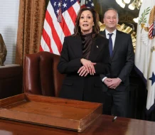 Trump despide al esposo de Kamala Harris del Museo del Holocausto 