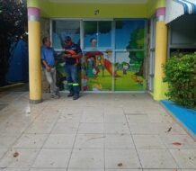 Muere niña tras caerle pared encima en guardería en Santiago