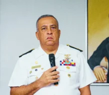 Autoridades migratorias trasladan a haitiana embarazada al hospital, según su director