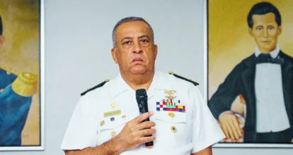 Autoridades migratorias trasladan a haitiana embarazada al hospital, según su director