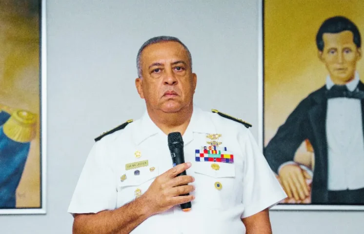 Autoridades migratorias trasladan a haitiana embarazada al hospital, según su director
