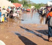 Mercado binacional domínico-haitiano enfrenta desafíos por las lluvias en Pedernales