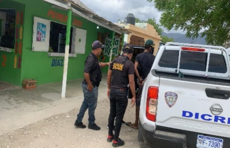 PN apresa en Azua a presunto agresor que hirió de bala a su expareja y a un ciudadano