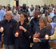 Alcaldía SDN realiza misa en honor a víctimas de tragedia en discoteca Jet Set