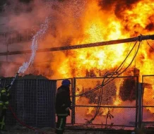 Ocho muertos en incendio de un local comercial en Kunming, China
