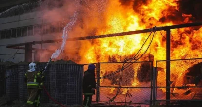 Ocho muertos en incendio de un local comercial en Kunming, China