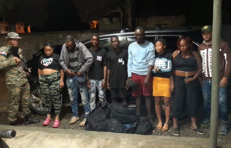 Interceptan yipeta con siete haitianos indocumentados en Santiago