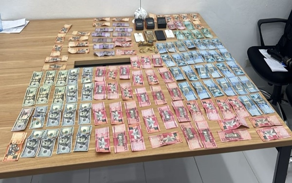 Detienen a dos personas en Cotuí por posesión de dinero presuntamente falso 