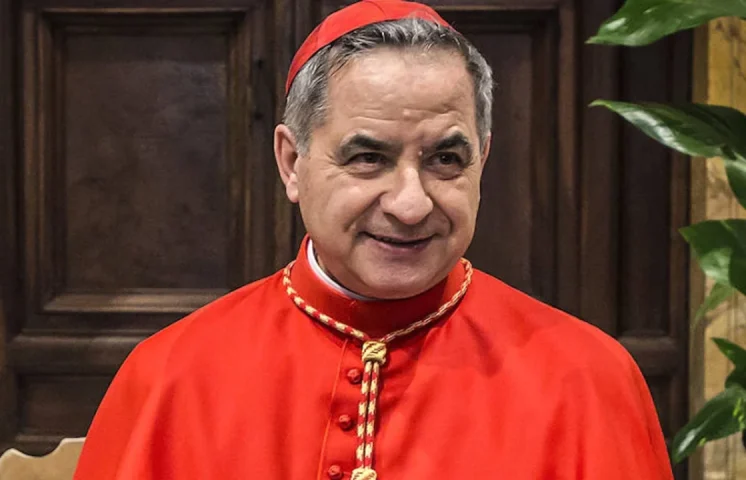 Cardenal Becciu dispuesto a dar un paso atrás y no participar en el cónclave 