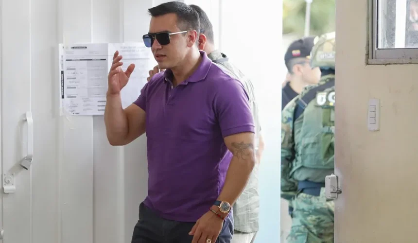 Correísmo denuncia irregularidades pese a aval de la OEA en elecciones ecuatorianas