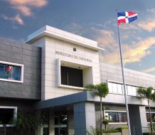 Depositan proyecto de ley para la fusión del MEPyD y Hacienda; empleados serán pensionados o reubicados