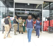 Tres tiendas chinas bajo la lupa de Aduanas por posibles irregularidades en importaciones