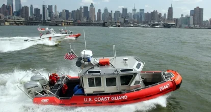 Tragedia en Nueva York: helicóptero cae en el río Hudson y deja un muerto
