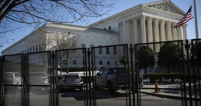 El Supremo de EEUU bloquea las expulsiones de venezolanos a El Salvador hasta nueva orden
