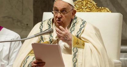 El papa en la misa del domingo de Resurrección: “Jesús llora las lágrimas de quien sufre”