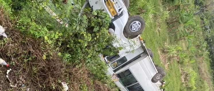 Vuelco de autobús deja cuatro heridos en el Seibo