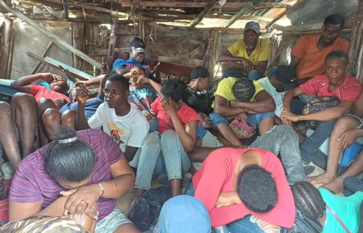 Arrestan 26 haitianos indocumentados en San Juan