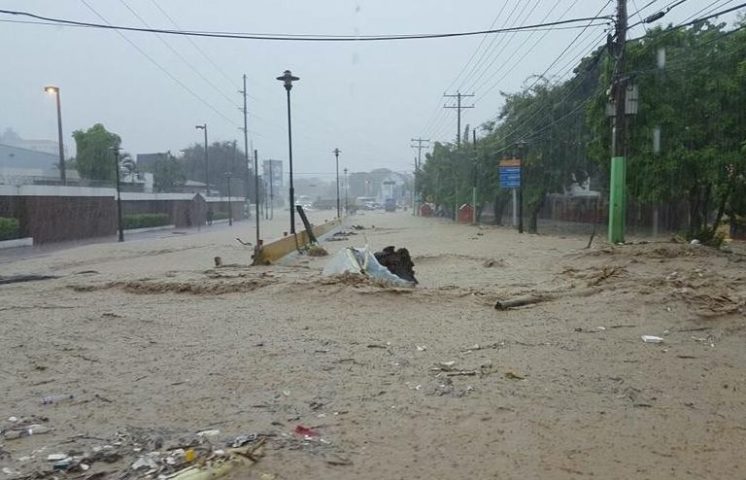Se esperan fuertes aguaceros en el país este sábado, según Indomet 
