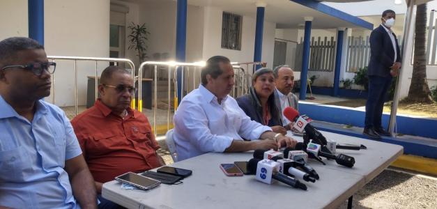 Ministro de Salud informa sobre 225 autopsias realizadas tras catástrofe en discoteca Jet Set