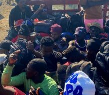 Detienen 35 haitianos indocumentados ocultos en una casa en Montecristi