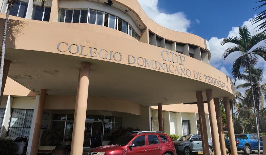 CDP Distrito Nacional reconoce la trayectoria de destacados periodistas