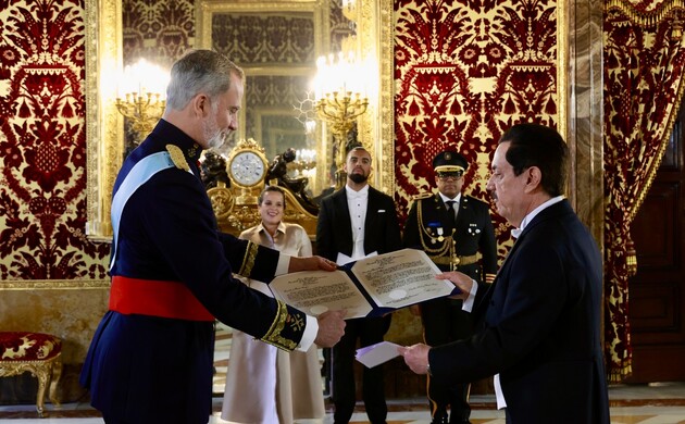 Rey de España recibe Cartas Credenciales del nuevo embajador dominicano