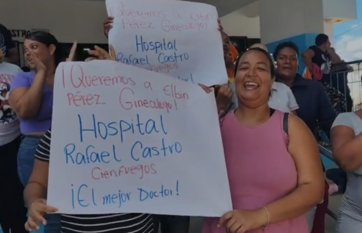 Moradores de Cienfuegos protestan por traslado de reconocido ginecólogo del hospital municipal