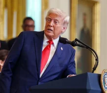 Trump dijo que tribunales están «fuera de control» por impedir acabar ‘parole humanitario’