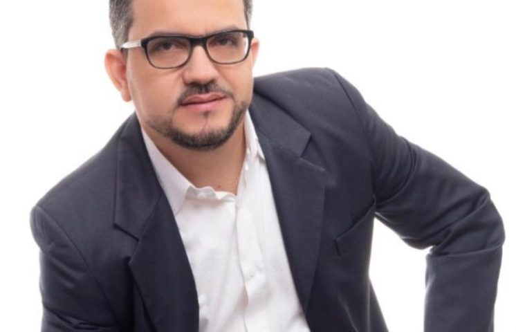 Aneudy De León ratifica su aspiración a la Secretaría General del PRM