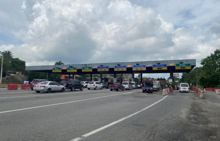 Choferes advierten inminente aumento del pasaje debido al incremento en el peaje de la Autopista Duarte 