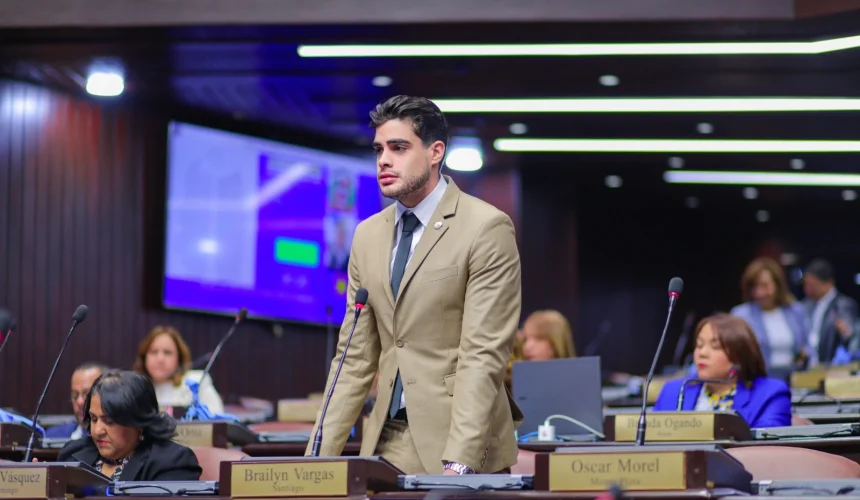 Diputado Bray Vargas denuncia sobrecosto y daño ambiental en monorriel de Santiago