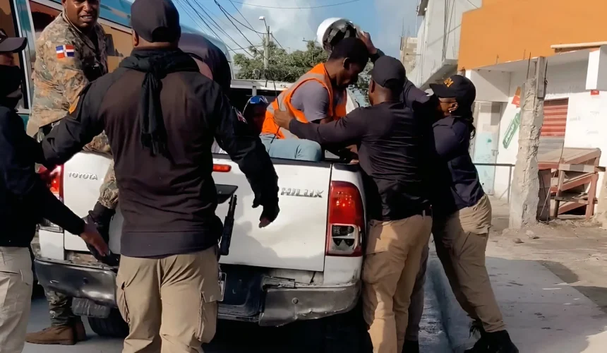 Detienen 111 haitianos en condición migratoria irregular durante operativos en Friusa y Verón