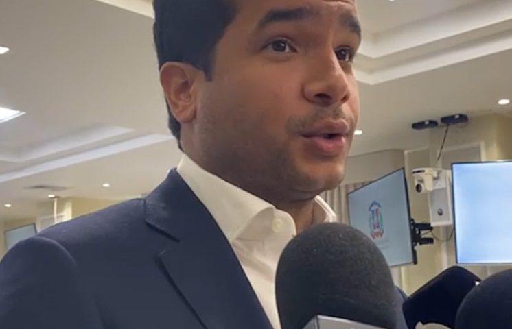 Omar Fernández propone inhabilitación de por vida a funcionarios implicados en tráfico ilícito de migrantes