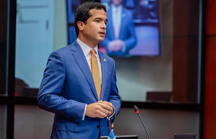 Omar Fernández cuestiona cobro en ambos sentidos del nuevo peaje en la autopista Duarte