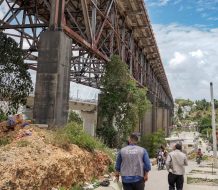 Defensor del Pueblo realiza inspección en el puente de la 17 tras denuncia de deterioro 