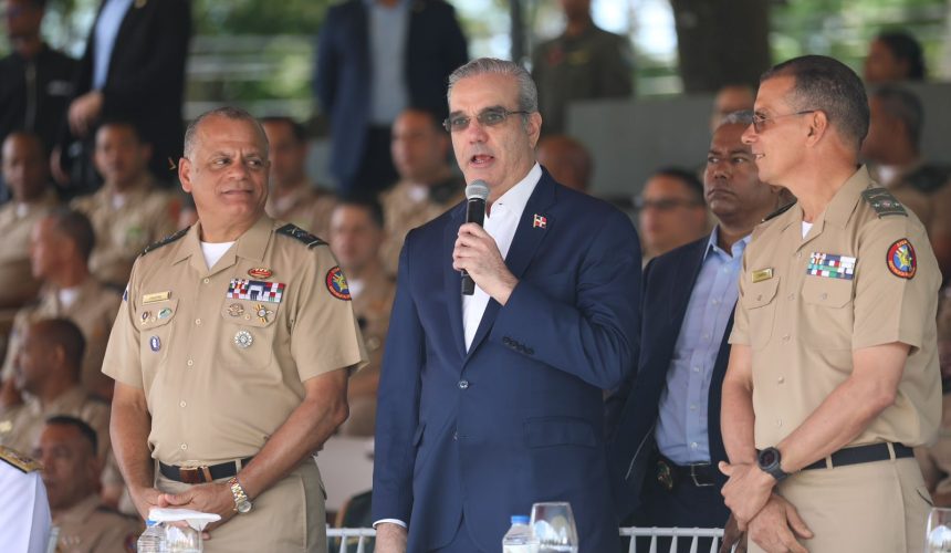 Abinader encabeza graduación de 820 nuevos soldados del Ejército de RD