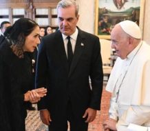 Abinader y la primera dama viajarán a Roma para asistir a misa funeral por el papa Francisco