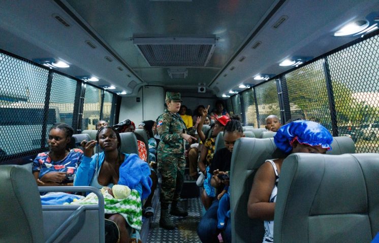 Director de Migración supervisa proceso de repatriación de parturientas haitianas