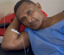 Hombre queda gravemente herido tras ser quemado con agua caliente por su pareja en Cotuí 