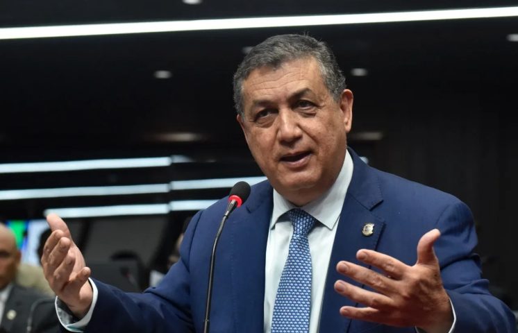 Gustavo Sánchez: ¿Faride, es que se te han subido los humos a la cabeza? 