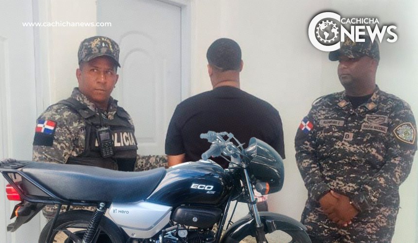 Agentes policiales apresan hombre por asalto y recuperan pertenencias de la víctima en Sabana Perdida