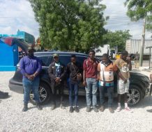 Apresan haitiano transportando tres indocumentados a bordo de una jeepeta en Azua 